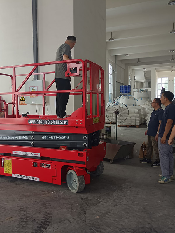 厂房维修用升降车
