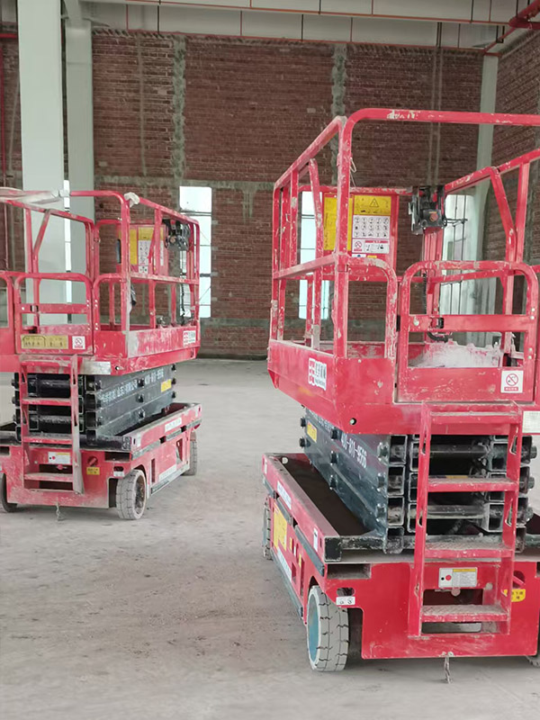 建筑施工用高空作业升降机